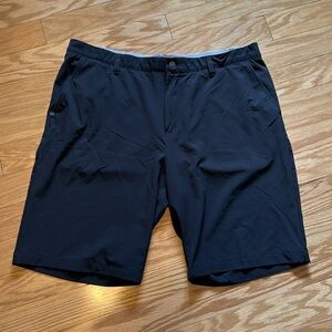 Adidas men’s black golf shorts with grippy waist band and back pockets